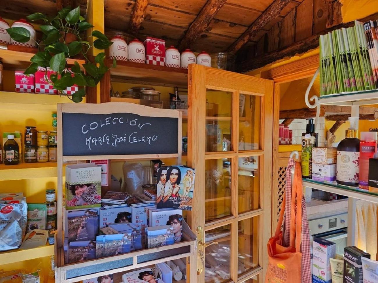 Beautiful Alamedas - Una Casa Rural Con Una Historia Unica Castronuno Luaran gambar