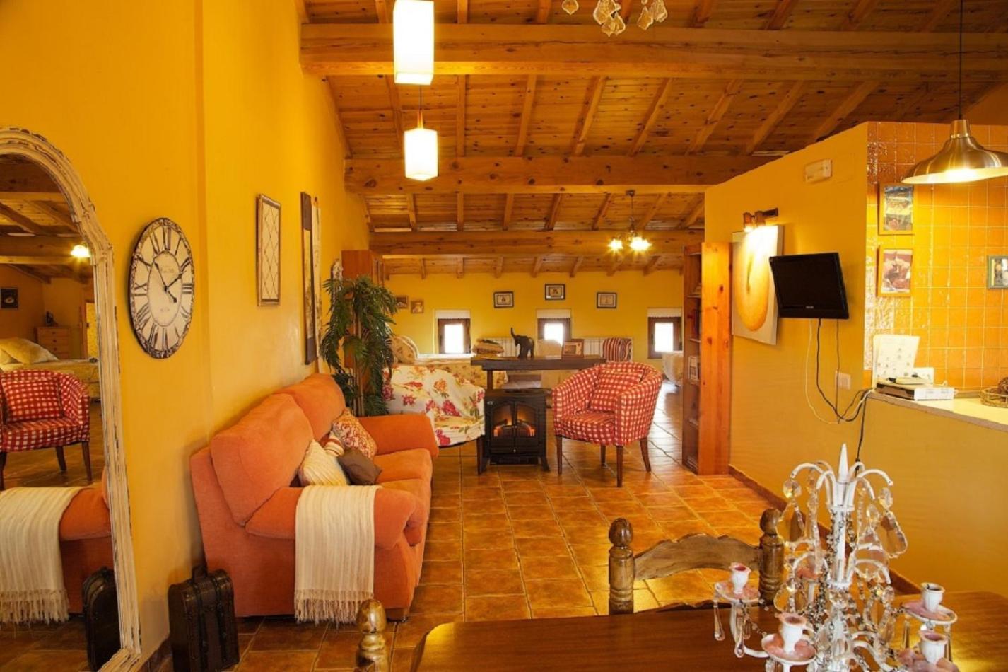 Beautiful Alamedas - Una Casa Rural Con Una Historia Unica Castronuno Luaran gambar