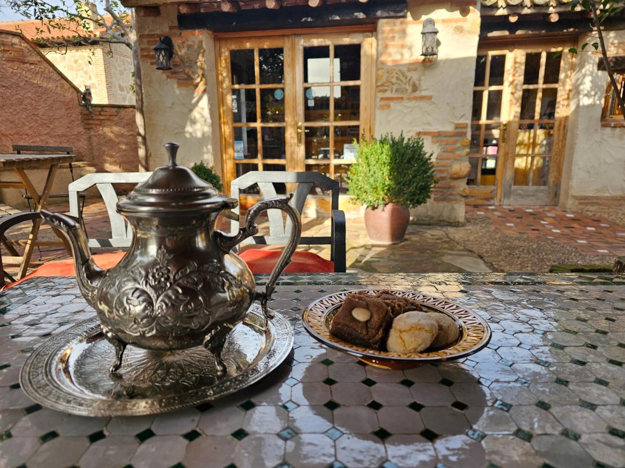 Beautiful Alamedas - Una Casa Rural Con Una Historia Unica Castronuno Luaran gambar