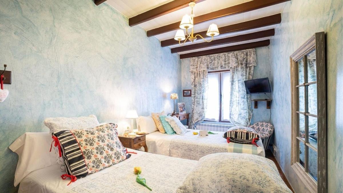 Beautiful Alamedas - Una Casa Rural Con Una Historia Unica Castronuno Luaran gambar