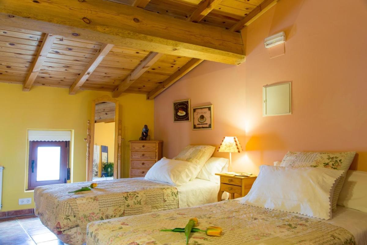 Beautiful Alamedas - Una Casa Rural Con Una Historia Unica Castronuno Luaran gambar