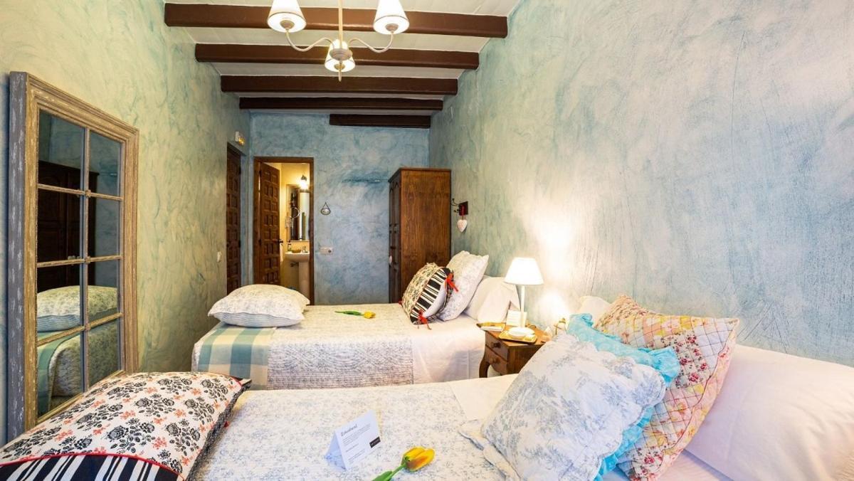 Beautiful Alamedas - Una Casa Rural Con Una Historia Unica Castronuno Luaran gambar