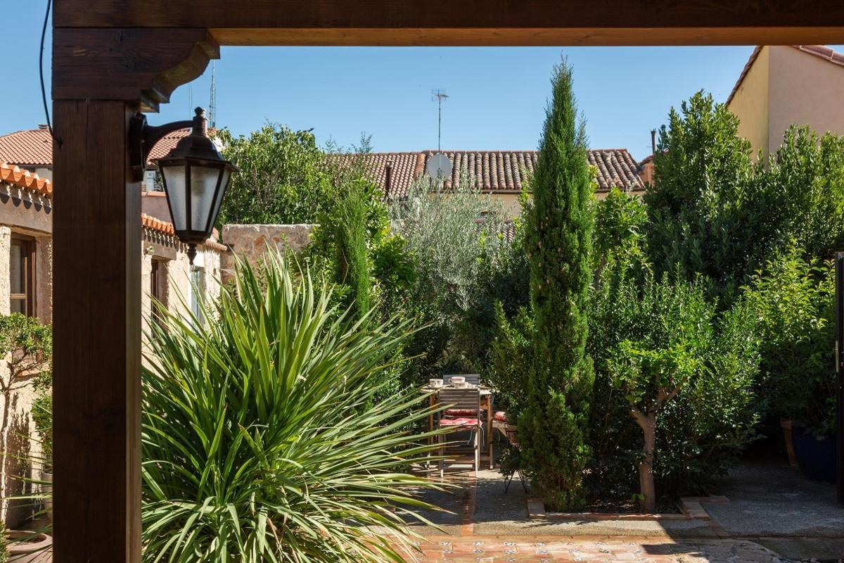 Beautiful Alamedas - Una Casa Rural Con Una Historia Unica Castronuno Luaran gambar