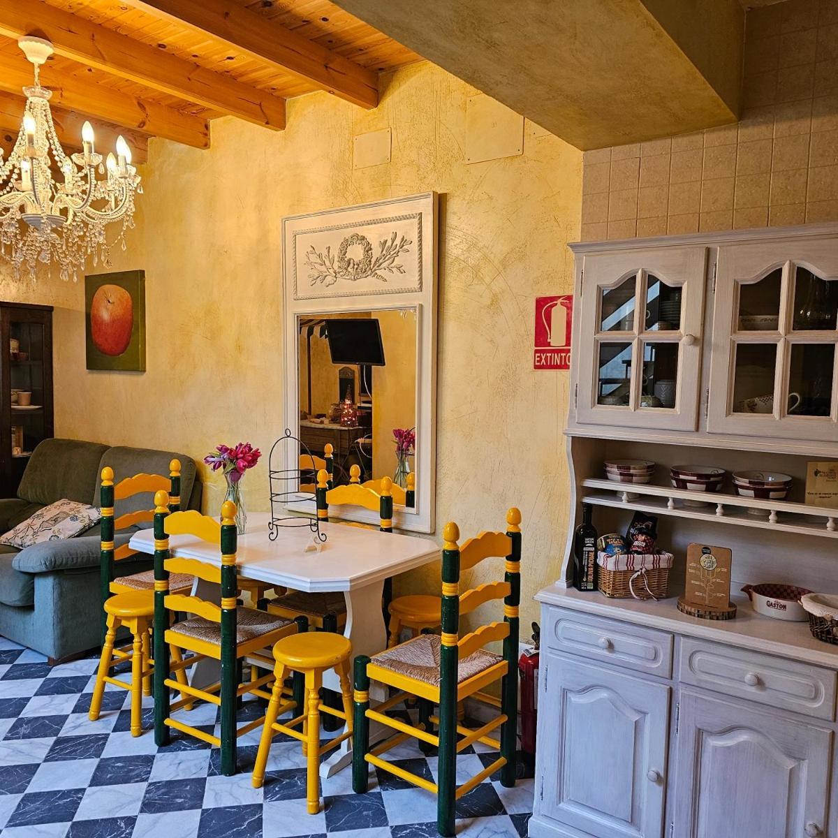 Beautiful Alamedas - Una Casa Rural Con Una Historia Unica Castronuno Luaran gambar