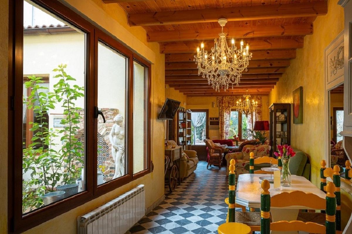 Beautiful Alamedas - Una Casa Rural Con Una Historia Unica Castronuno Luaran gambar