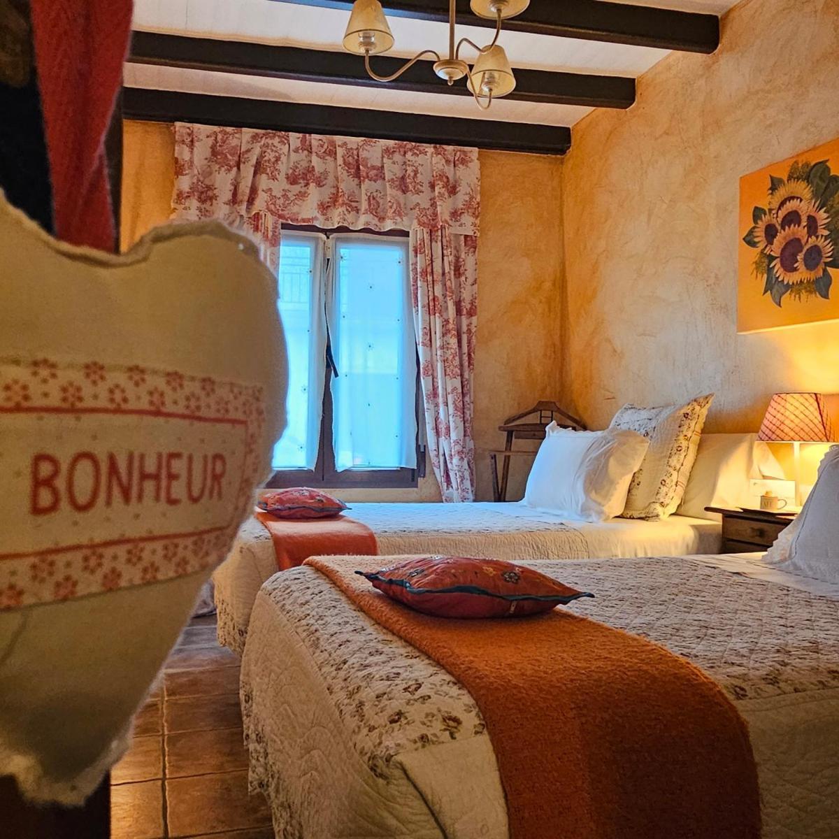 Beautiful Alamedas - Una Casa Rural Con Una Historia Unica Castronuno Luaran gambar